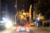 KUMBAĞ - Kamyonet Kasasındaki Tehlikeli Yolculuk Yürekleri Ağza Getirdi