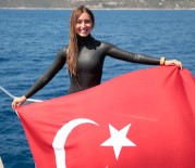 Kendi Rekorunu Yine Kendisi Kırdı