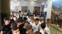 Minik Futbolcular Çanakkale Şehitleri Anıtı'nı Gezdi