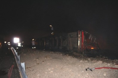 Mut'ta Devrilen TIR Alev Alev Yandı Açıklaması 2 Ölü