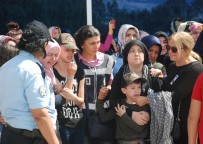 SOLO TÜRK - Şehit Özel Harekat Polisin Cenazesi Gözyaşları İle Karşılandı