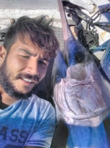 Antalya'da 55 Kilogramlık Kılıç Balığı Yakalandı