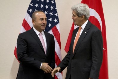 Bakan Çavuşoğlu, ABD'li mevkidaşı Kerry ile görüştü