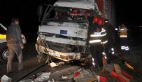 İşçileri taşıyan otobüs ile kamyonun çarpışması: 1 ölü, 39 yaralı