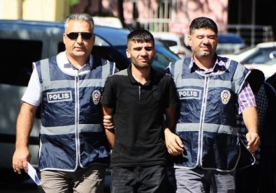 Polis 'Vatandaş Ve Esnaf' Oldu, Gaspçıları Yakaladı