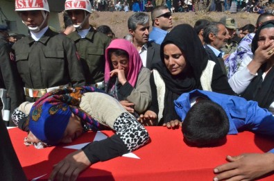 Şehit Korucular Gözyaşları Arasında Toprağa Verildi