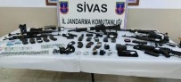 Teröristlerin Üzerinden Para Ve Silah Çıktı