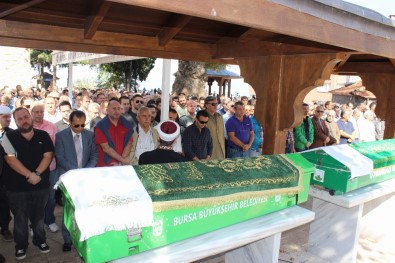 Ünlü Oyuncular Babalarını Aynı Gün Toprağa Verdi