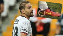 ŞÜKRAN OVALI - Caner Erkin kramponuna bakın ne yazdı
