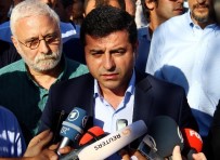 TERÖR SORUNU - Demirtaş Bakırköy'de Düzenlenen Mitinge Katıldı