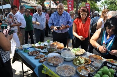 Edremit'te Zeytinyağlı Yemek Yarışması Yapıldı