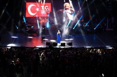 Nilüfer, EXPO 2016 Antalya'da Sahne Aldı