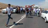 İTFAİYECİLER - Yolcu Minibüsü İle TIR Çarpıştı Açıklaması 1 Ölü, 20 Yaralı