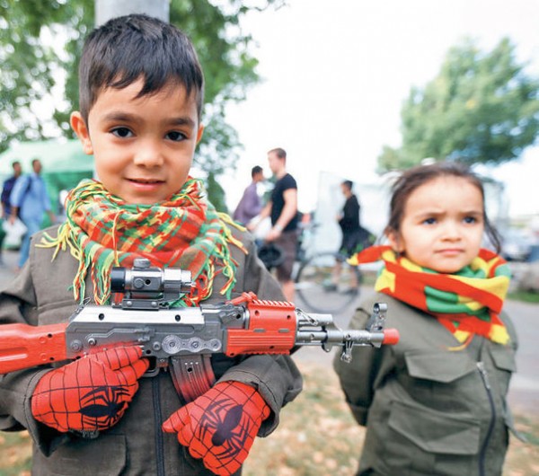 PKK Almanya Köln'de miting yaptı