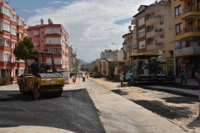Alanya Belediyesi, Kaldırım Ve Cadde Düzenleme Çalışmalarına Devam Ediyor