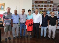 MÜKERREM TOLLU - Başkan Tollu, Başarılı Sporcuyu Kabul Etti