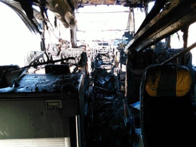 Elazığ'da Yolcu Dolu Otobüs Alev Aldı