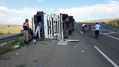 Iğdır'da Kurban Yüklü Kamyon Devrildi Açıklaması 2 Yaralı