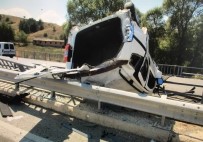 AMASYA MERKEZ - İnanılmaz kaza! Köprüde asılı kaldı: 6 yaralı