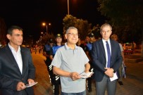 TURGAY ALPMAN - Vali Alpman Broşür Dağıttı