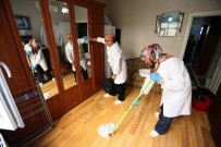 ALZHEİMER HASTASI - Bağcılar'da Bayram Öncesi Yaşlı, Bakıma Muhtaç Ve Engellilerin Evleri Temizleniyor