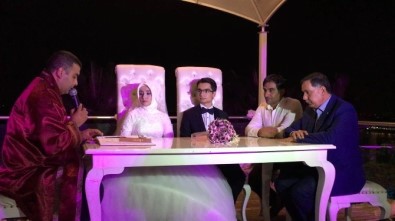 Doktor Adayları Evlendi, Nikah Şahitliğini Zenbilci Yaptı