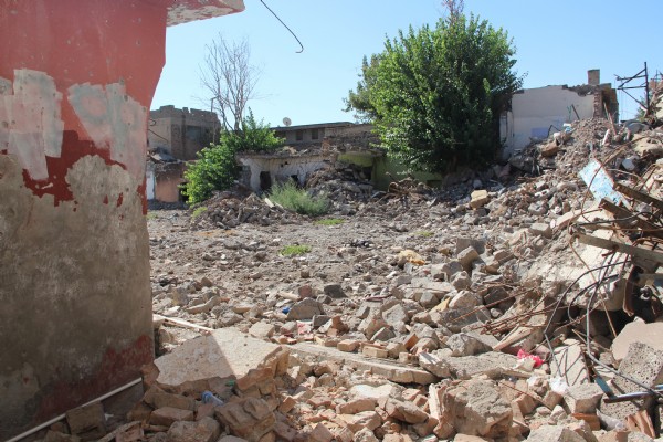 Sur'da bin 312 bina yıkıldı