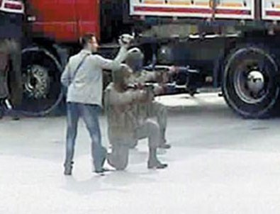 Avukatın evinden 13 çuval 'devlet sırrı' çıktı