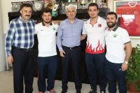 SALIH HıZLı - Belediye Başkanı Salih Hızlı, Dünya Şampiyonlarını Ağırladı