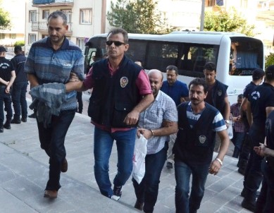 FETÖ'den Gözaltına Alınan 35 Kişi Adliyeye Sevk Edildi