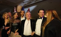 Ağaoğlu Yılbaşına Uludağ'da Ailesiyle Girdi, Yeni Yıl Hedeflerini Açıkladı