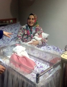 Ankara'da 2017'Nin İlk Bebeği 'Hatice Zümra' Oldu