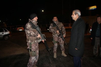 Başkan Demirkol'dan Polise Ve Temizlik Personeline Anlamlı Ziyaret
