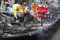 JAKARTA - Endonezya'da tekne faciası: 23 ölü