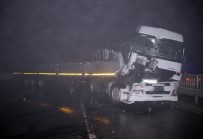 MUSTAFA HEKIMOĞLU - Gizli Buzlanma Trafik Kazasına Neden Oldu Açıklaması 13 Yaralı