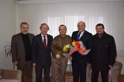 Başkan Ali Çetinbaş, Gazeteci Mehmet Hatipoğlu'nu Ziyaret Etti