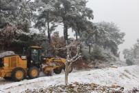 Edremit'te Kar Mücadelesi Devam Ediyor