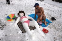 KARDAN GELİN - Geçen Sene Evlendiği Kardan Gelinle Bu Yıl Balayına Çıktı...(ÖZEL HABER)