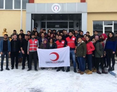Kızılay'a Şaphane MYO Öğrencilerinden Destek