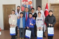 Şampiyona Öncesi Kayak Sporcularından Başkan Cabbar'a Ziyaret