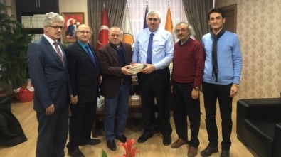 TYB Erzurum Şubesi'nden Başkan Öz'e 'Kitap'Lı Tebrik Ziyareti