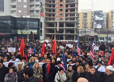 Kosova'da Haradinaj'a Destek Protestoları Yayılıyor