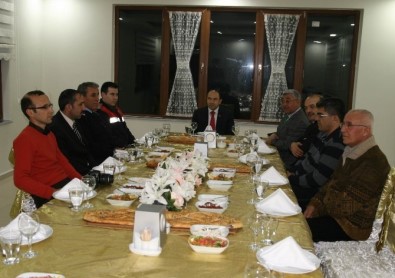 Kulu Kaymakamı Arslan, Gazetecilerle Yemekte Bir Araya Geldi