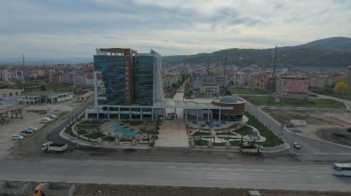 Tekkeköy Belediyesinin Yeni Binası Göz Kamaştırıyor