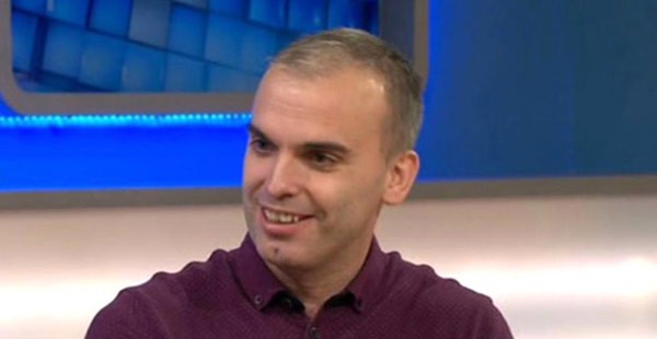 Yıllardır aradığı babasının kadın olduğunu öğrendi!