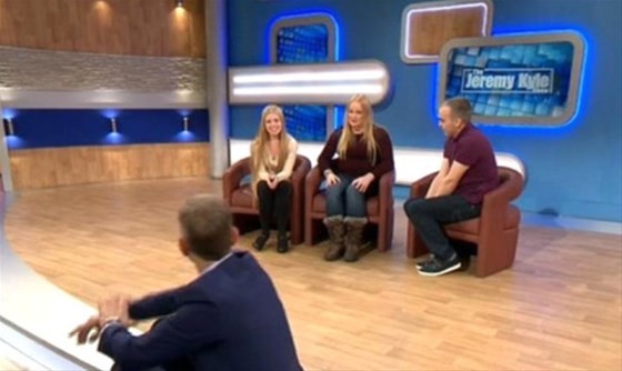 Yıllardır aradığı babasının kadın olduğunu öğrendi!