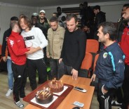 Alanyasporlu Taha Yalçıner'e Doğum Günü Sürprizi