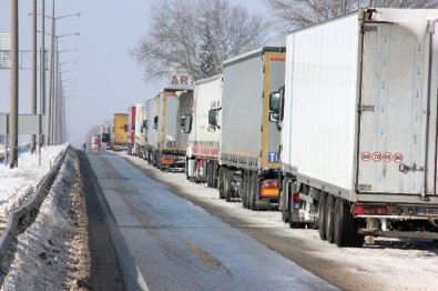 Bulgaristan'daki Kar Kapıkule'yi Vurdu Açıklaması 16 Kilometre Kuyruk