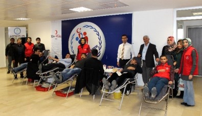 Gençlik Merkezinden Kan Bağışı Kampanyasına Destek