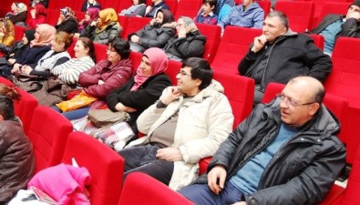 GKM'de Tiyatro Gösterimi